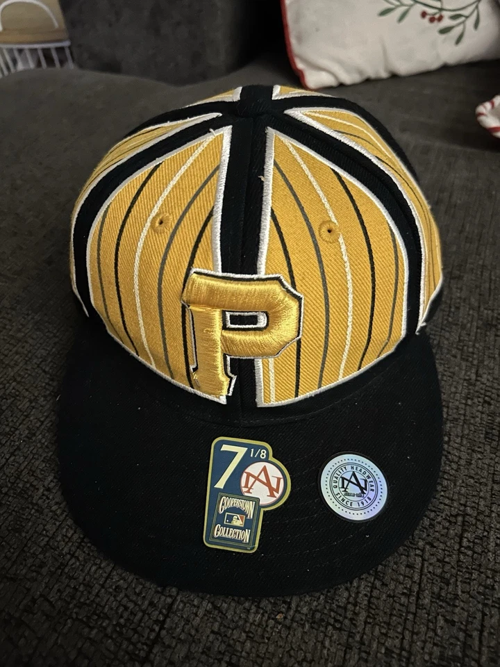 Pittsburgh Pirates Cooperstown Collection Pro Cap Vintage, Size 7 1/8 - Image 1 of 4