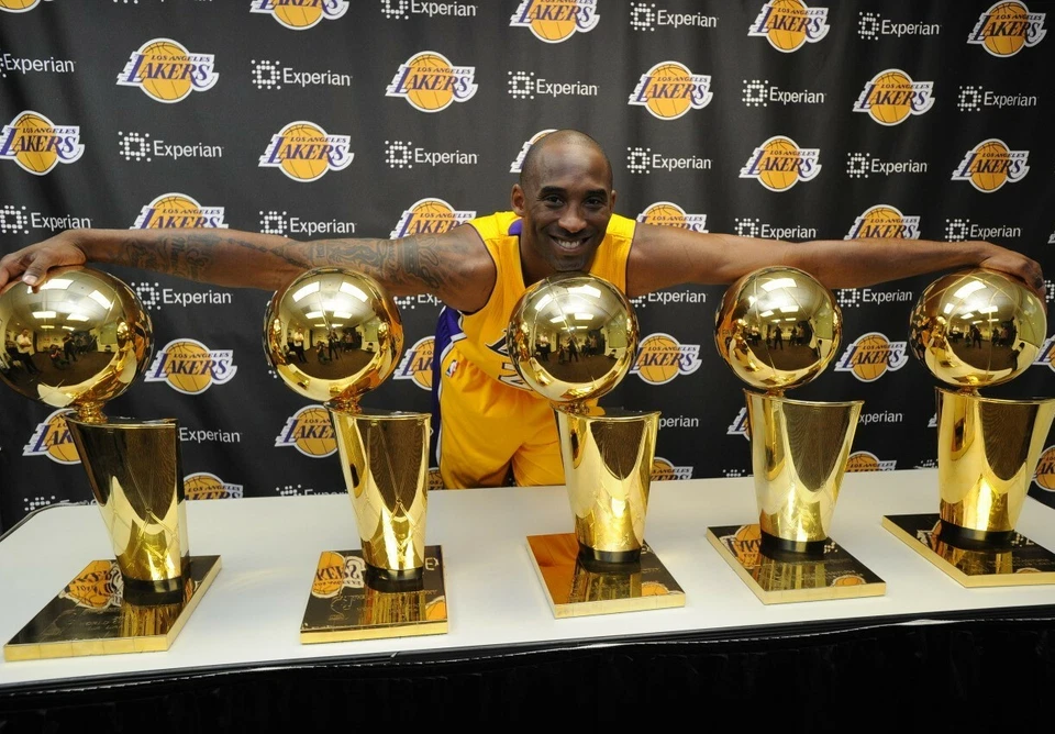 KOBE BRYANT 8X10 PHOTO LOS ANGELES LAKERS LA BASKETBALL NBA WIDE BORDER - Image 1 of 1