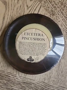 Vintage NOS Sudberry House Mahagoni etcetera Nadelkissen runder Designbereich neu - Bild 1 von 9