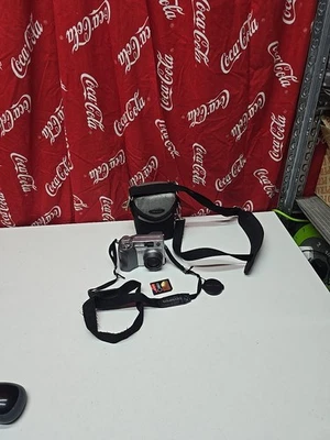 Olympus C-4000 Camedia 4.0MP 3 x Zoom Vintage Digital Camera - SPARES REPAIR  - Image 1 of 4