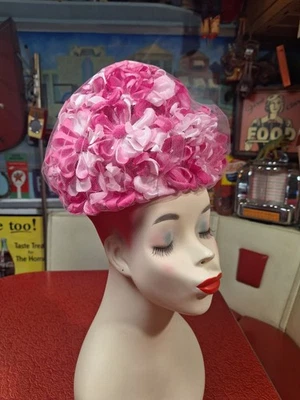 Verdadero De Colección Mediados de Siglo Mod Años 50 Años 60 Rosa Pastillero Flower Power Pastillero Sombrero MCM Foto 1 de 4