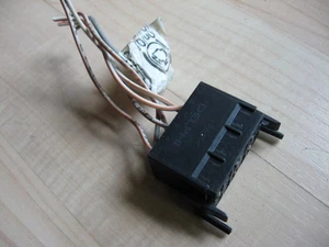 Volvo VNL Electric Connector w/ Wiring for Engine Brake On/Off Switch #M266JC - Picture 1 of 6