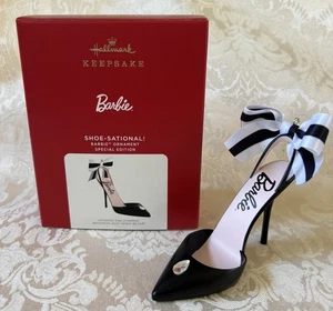2021 HALLMARK RECUERDO ADORNO EDICIÓN ESPECIAL BARBIE METAL TACÓN ALTO ZAPATO - Imagen 1 de 5