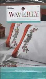 "NUEVO PAR DE FUNDAS DE ALMOHADA BUCILLA CHARLESTON CHIRP BORDADAS ESTAMPADAS 20"" X 30" - Imagen 1 de 2