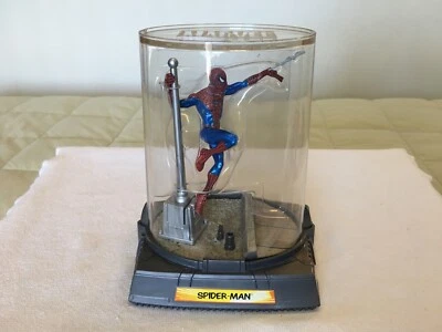 钛系列压铸漫威英雄蜘蛛侠 4 英寸人偶漫威 2006 — 第 1/4 张图片