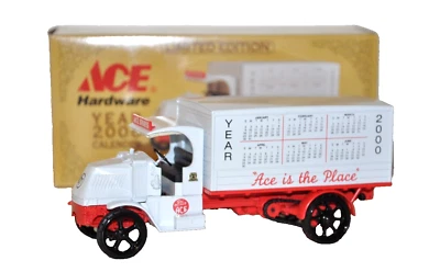 First Gear 1925 Mack AC Dry Goods Van Ace Ferreterías Escala 1:34 Foto 1 de 4