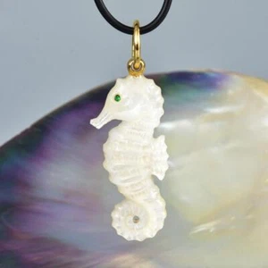 Mother-of-Pearl Seahorse Pendant & Vermeil Gold-plated on Sterling Silver 8.41 g - Picture 1 of 12