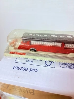 MAJORETTE FIRETRUCK SERIE 300 METAL MOC NEW - Immagine 1 di 4