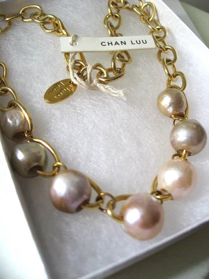 Chan Luu Necklace Pearl Pink Baroque Gold Large Link Odyssey Logo Charm Hook NWT - Image 1 of 4