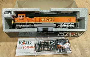 KATO 37-6404 HO EMD SD70MAC BNSF  Heritage II  #9853  New DCC Ready - Picture 1 of 7