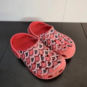 Crocs Kids Classic Pink Fish Scales Clog Size Child 10 - Picture 1 of 8