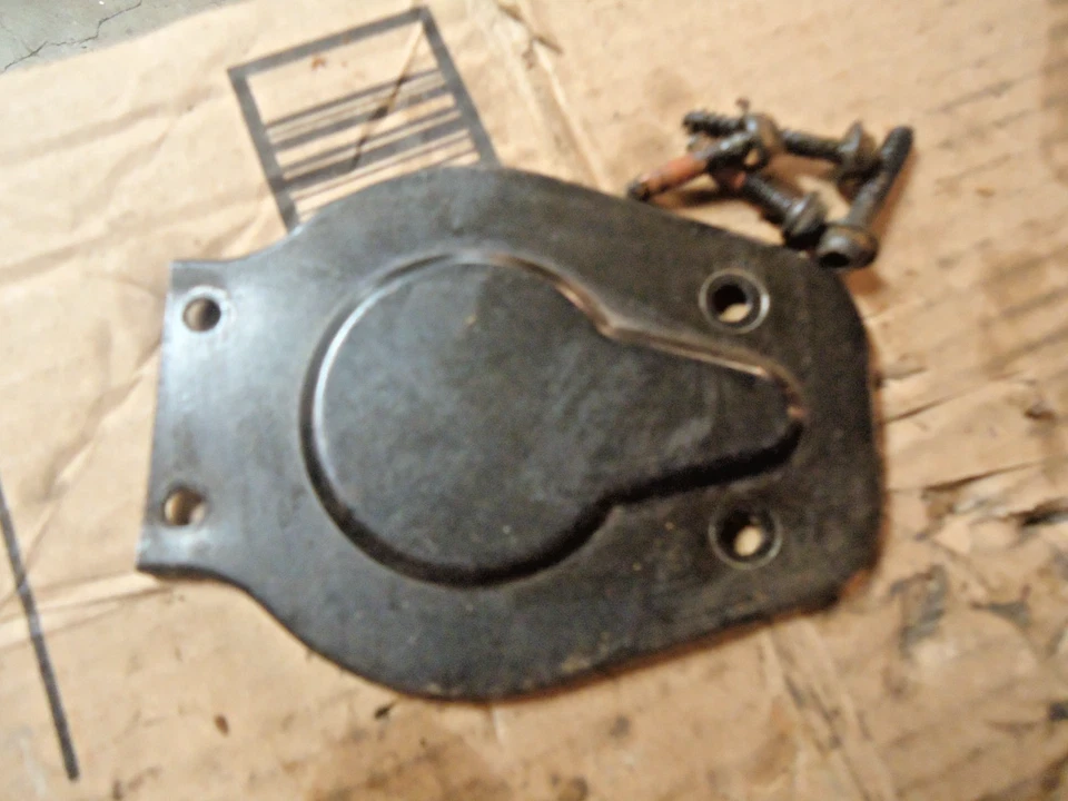 Weed Eater GHT-225 Hedge Trimmer OEM - Gear Box Plate - Image 1 of 1