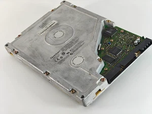 Quantum Bigfoot CY, 2160AT, CY21A011, 2.1GB, IDE HARD DISK DRIVE, 5.25" - Afbeelding 1 van 4