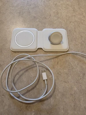 Apple MagSafe Duo Charger (MHXF3AMA) - Image 1 of 4