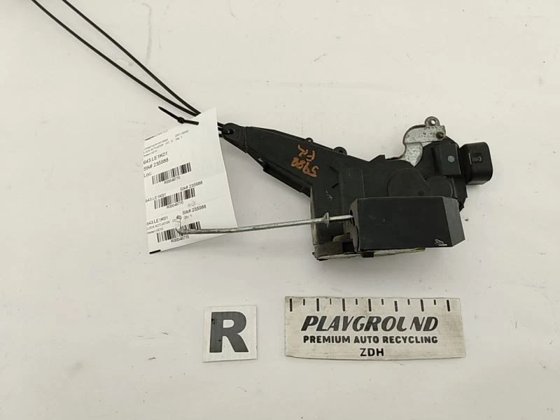 Actuador de bloqueo de puerta delantera pasajero derecho LEXUS IS300 SEDAN 01 02 03 04 05  Foto 1 de 4