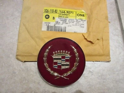 Tapa central GM - NUEVO - '89-'93 Cadillac - P/N 1649071 Foto 1 de 4