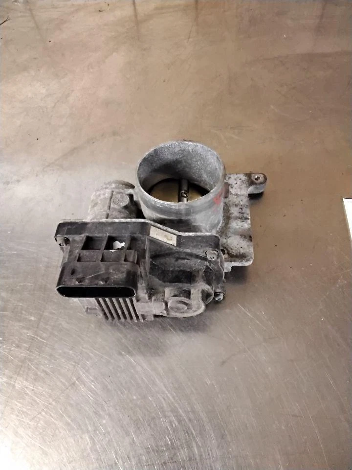 Conjunto de cuerpo/válvula del acelerador Chevy Equinox 06 Foto 1 de 1