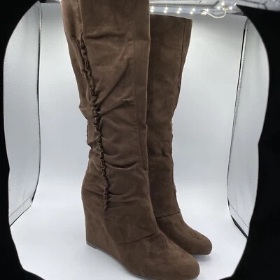 Mia Amore Adyson Marrón Alto Moda Botas Zapatos Talla 7.5 Mujer Tacón de Cuña NUEVO $79 Foto 1 de 4