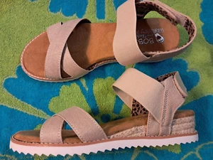 Skechers Bob's Sandals sz7 Women's - Picture 1 of 6