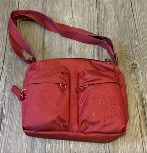 MANDARINA DUCK Umhängetasche MD20 Crossover Zip M rot (KT-02 - Bild 1 von 4