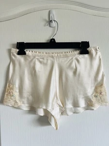Vintage 2000 Y2K Victorias Secret Sleep Shorts Sz Small 100% Silk Cream RARE! - Picture 1 of 13