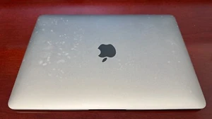 MacBook 12" (256GB SSD, Apple m3, 8GB) - Space Gray - Screen Delamination - Afbeelding 1 van 5