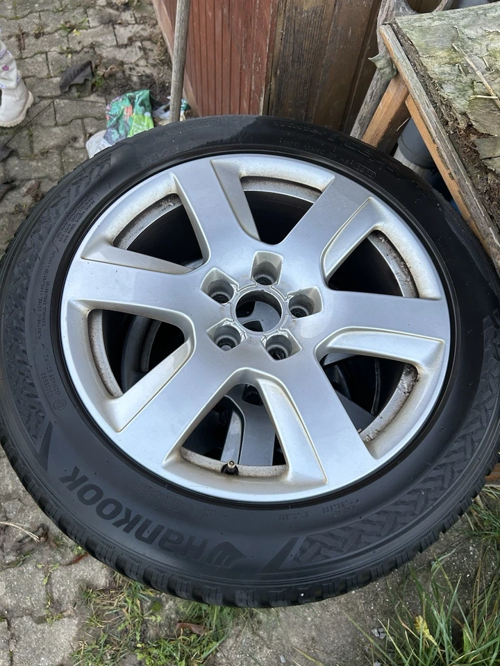 Original Audi Felgen mit Winterreifen 17 Zoll - Bild 1 von 2