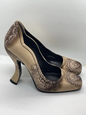 PRADA SILK FLORAL PRINT WAVE HEELS Size Eu 38 Us 8 - Image 1 of 4
