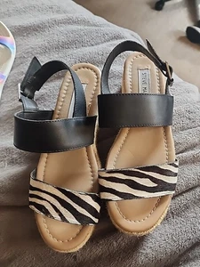 Steve Madden Platform Zebra Print Buckle Sandals Size 6M - Picture 1 of 3