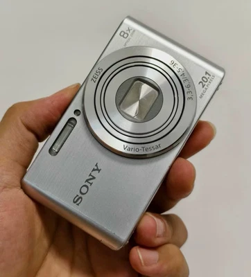 Sony Cyber-Shot DSC-W830 8x Optical Zoom Camera with Battery & Charger & SD card - Image 1 of 4
