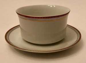 Thomas China Of Germany Gravy Boat / Condiment Bowl with Attached Underplate - Picture 1 of 6