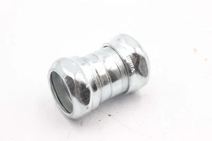 LOT OF 26 - 3/4" RIGID COMPRESSION COUPLINGS CONDUIT - THREADLESS - Picture 1 of 4