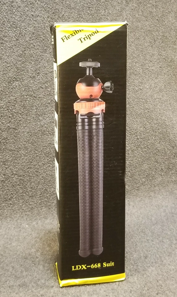 10.5" Flexible Tripod Stand LDX-668 Suit For Phone Or Camera Black & Red - Image 1 of 4