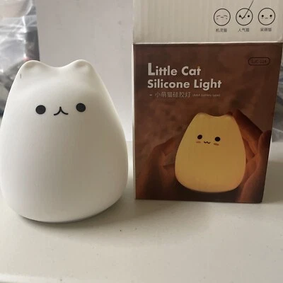  Cute 7Color Changing LED Night Light Soft Silicone Little Cat Lamp for Kids Gif - Image 1 of 4