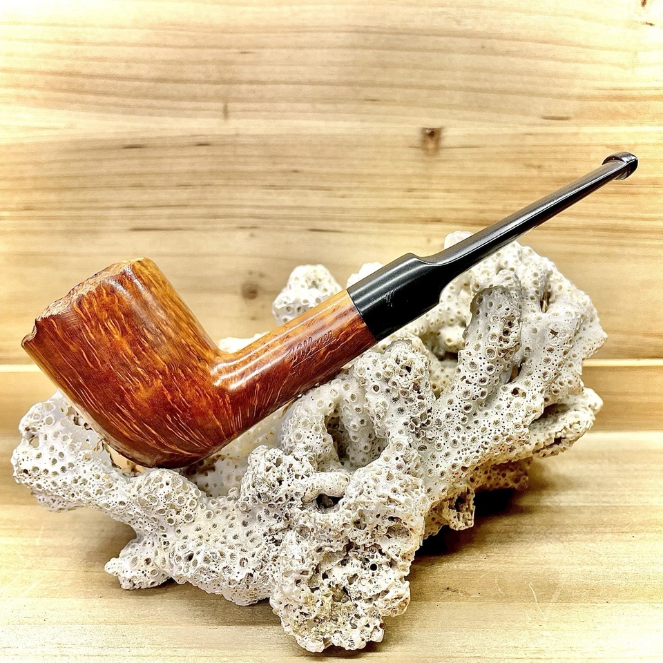 53g H. Willmer & Son "HECHO A MANO" 360 LLAMA MANO ALZADA INGLÉS Estate Pipe Foto 1 de 4