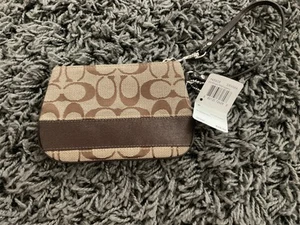 NWT Coach Wristlet Wallet Signature “C” Khaki/Mahogany F45608 - Picture 1 of 3