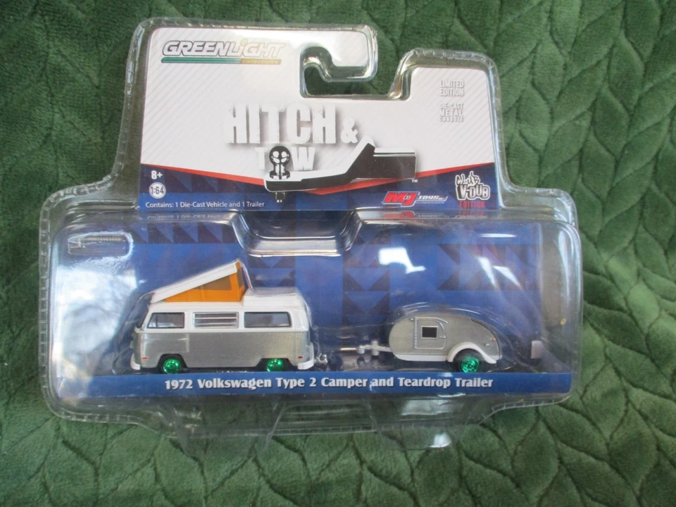 Cámper y remolque Greenlight Hitch & Tow 1972 Volkswagen tipo 2 y remolque lágrima "CHASE" Foto 1 de 4