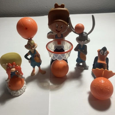 Лот товаров с игрушками Looney Tunes Space Jam McDonalds с фигуркой / 2020 / баскетбол / дети - Изображение 1 из 4