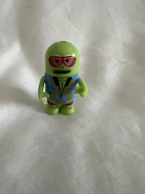 1.5" GREEN BOY IN GLASSES MINI FIGURE~SPONGEBOB BEACH RESORT 2014 MEGA CONSTRUX - Image 1 of 4