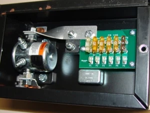 BATTERY CONTROL CENTER WITH FUSES - Picture 1 of 7
