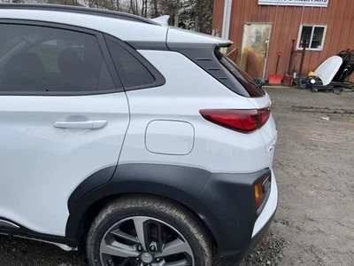 2018-2023 HYUNDAI KONA LEFT QUARTER PANEL WHITE PC:P6W AWD 112K -LIMITED- 55683 - Image 1 of 4