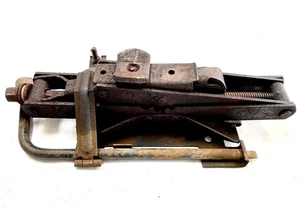 Jeep CJ Factory Jack llave de tuerca soporte de montaje CJ5 CJ7 CJ8 AMC montaje guardabarros!!! - Imagen 1 de 6