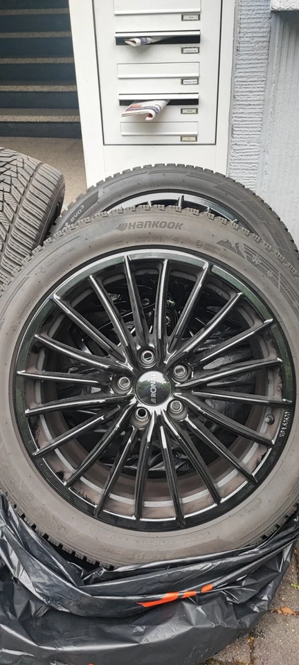 Hankok Winter Icept evo3 245/45 R18 100V mit Alufelgen - Bild 1 von 4