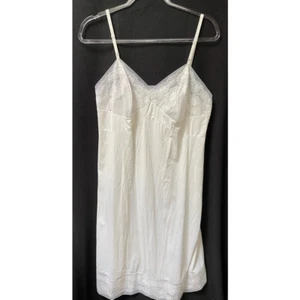 Vintage Vanity Fair Slip Womens 40/L Solid Ivory Lace Trim Knee Length USA - Picture 1 of 6