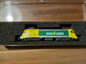 Spur N E-Lok Taurus BR182 RAIL4CHEM neu in OVP mit DCC Schnittstelle LED Licht - Bild 1 von 8