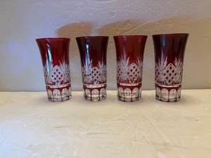 Juego de 4 vasos cordiales de jarra de cristal rojo rubí bohemio checo corte a claro - Imagen 1 de 7