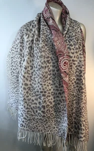 ViVi Designs 100% WOLLE DOPPELSEITIG rosa grau PAISLEY / ANIMAL PRINT Tuch Halstuch - Bild 1 von 5