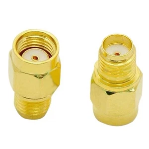 Adaptateur pour la connexion de SMA Male à RP-SMA femelle, sans broche des deux côtés - Photo 1 sur 2