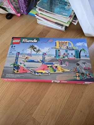 LEGO Friends: Skate Park (41751) Foto 1 de 4