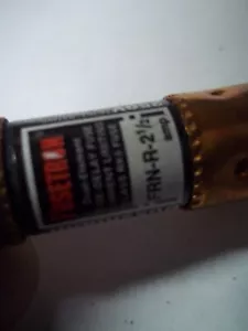 FUSETRON FRN-R 2 1/2 2 1/2 AMP FUSE - Picture 1 of 2